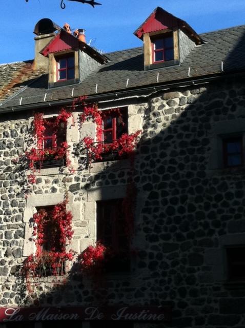 La Maison De Justine Murat (Cantal) Exterior photo