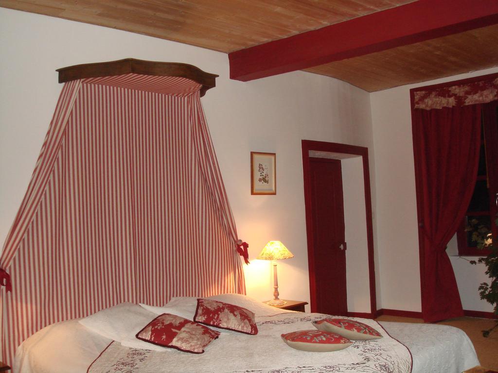 La Maison De Justine Murat (Cantal) Exterior photo